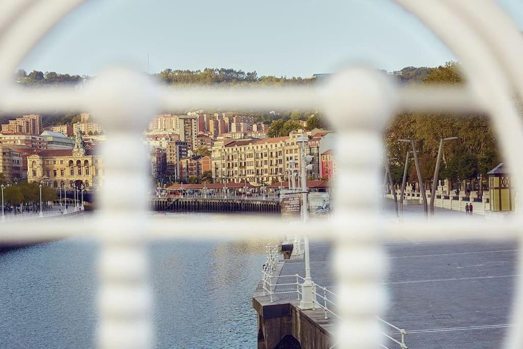La Casita Verde. Metro Cerca Del Casco Viejo Bilbao Bagian luar foto
