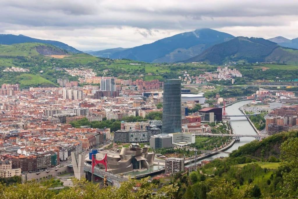 La Casita Verde. Metro Cerca Del Casco Viejo Bilbao Bagian luar foto