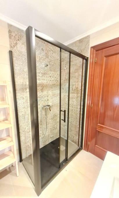 La Casita Verde. Metro Cerca Del Casco Viejo Bilbao Bagian luar foto