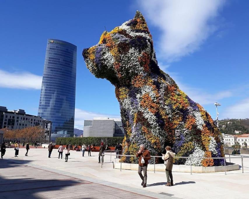 La Casita Verde. Metro Cerca Del Casco Viejo Bilbao Bagian luar foto