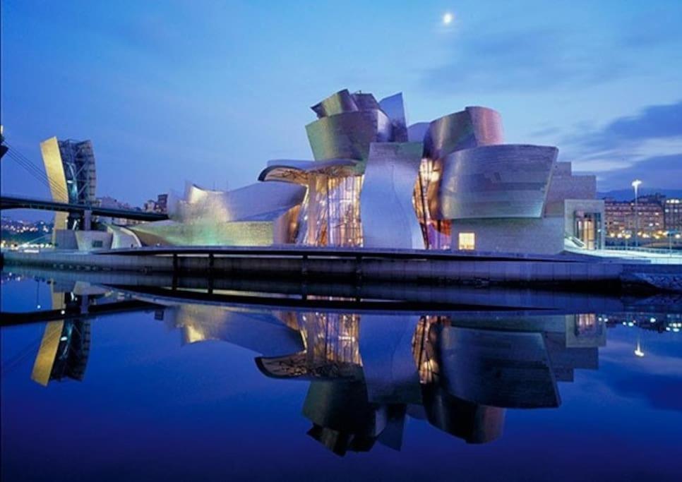 La Casita Verde. Metro Cerca Del Casco Viejo Bilbao Bagian luar foto